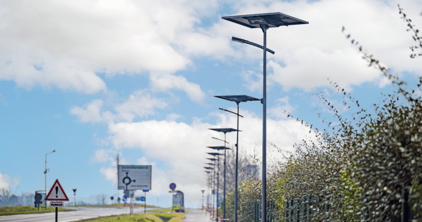 Le Chatelet-en-Brie désormais éclairée par des mâts solaires autonomes